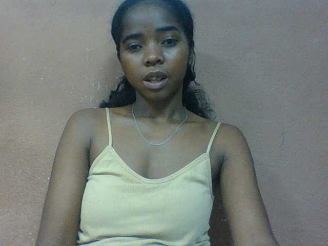 Luciah1 live cam on BongaCams