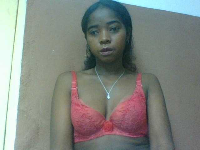 Luciah1 live webcam show