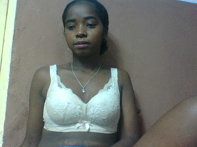 Luciah1 live webcam show