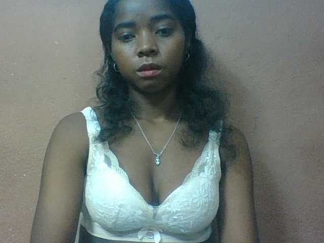 Luciah1 live cam on BongaCams