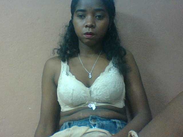 Luciah1 live cam on BongaCams