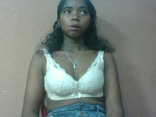 Luciah1 live cam on BongaCams