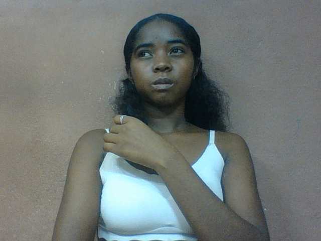 Luciah1 live cam on BongaCams