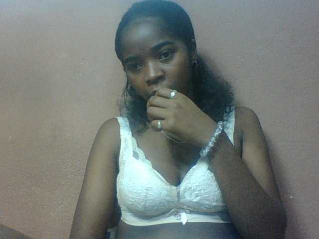 Luciah1 live cam on BongaCams