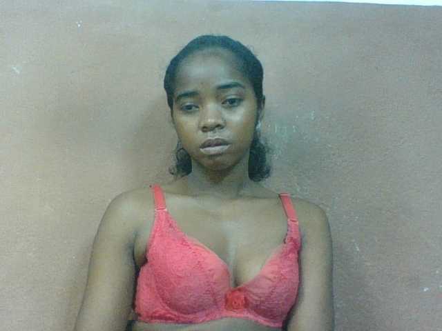 Luciah1 live cam on BongaCams