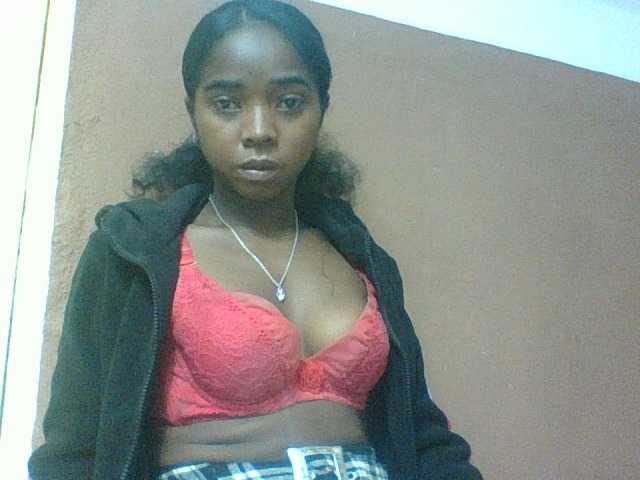 Luciah1 live webcam show