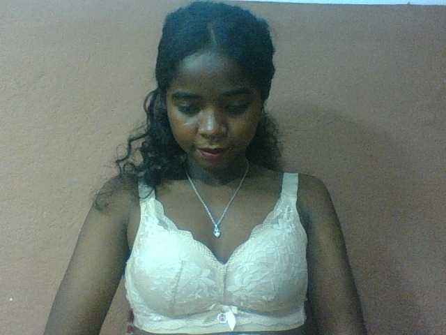 Luciah1 live cam on BongaCams