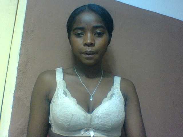 Luciah1 live webcam show