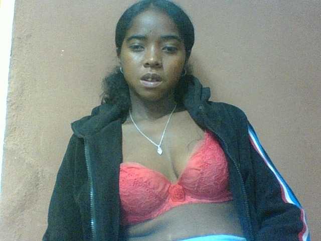 Luciah1 live webcam show