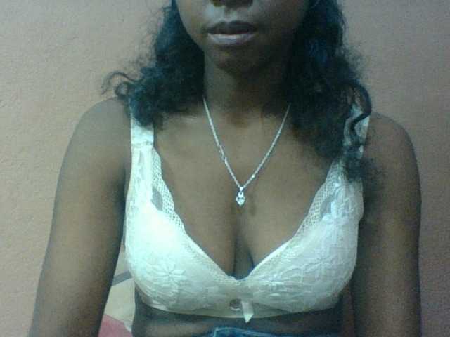 Luciah1 live cam on BongaCams