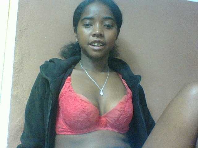 Luciah1 live webcam show