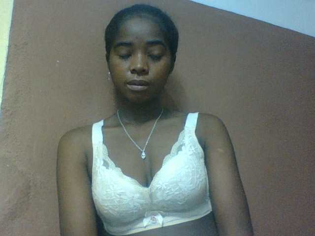 Luciah1 live webcam show
