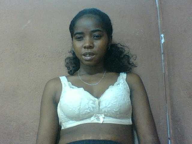 Luciah1 live cam on BongaCams