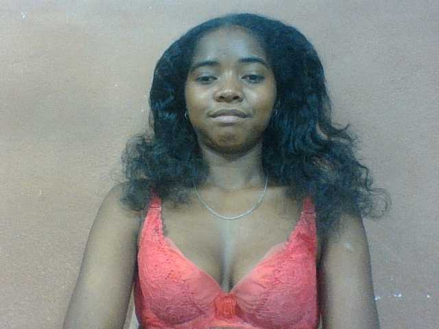 Luciah1 live cam on BongaCams