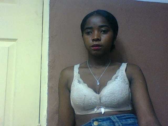 Luciah1 live webcam show