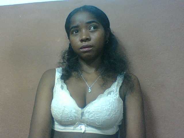 Luciah1 live cam on BongaCams