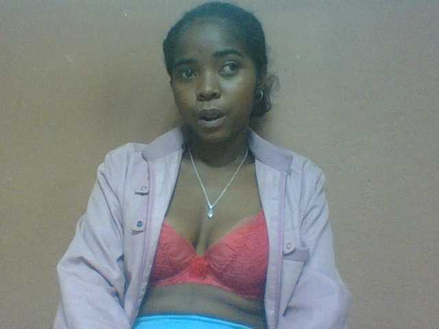 Luciah1 live cam on BongaCams