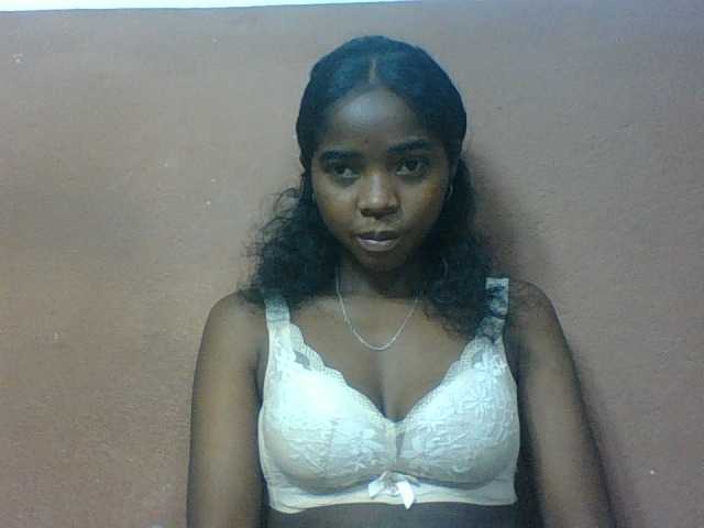 Luciah1 live cam on BongaCams