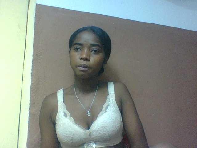 Luciah1 live webcam show