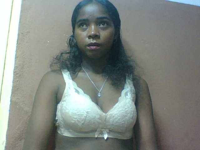 Luciah1 live cam on BongaCams