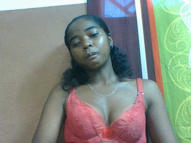 Luciah1 live cam on BongaCams