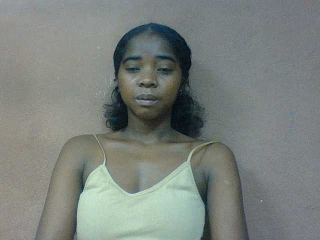 Luciah1 live cam on BongaCams