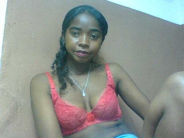 Luciah1 live webcam show