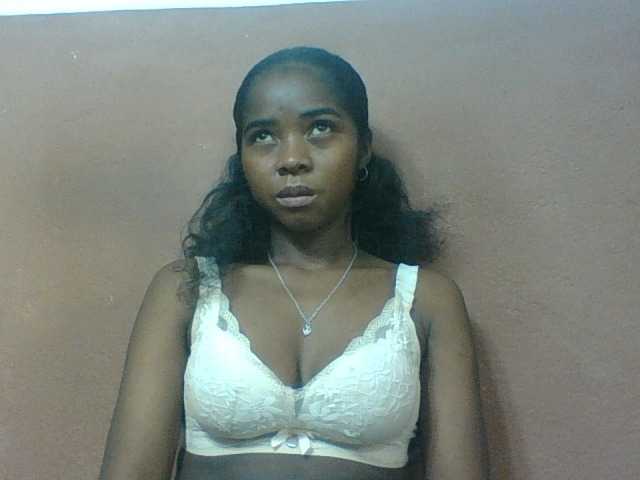 Luciah1 live cam on BongaCams