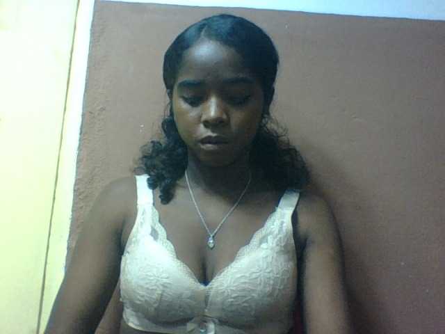 Luciah1 live cam on BongaCams