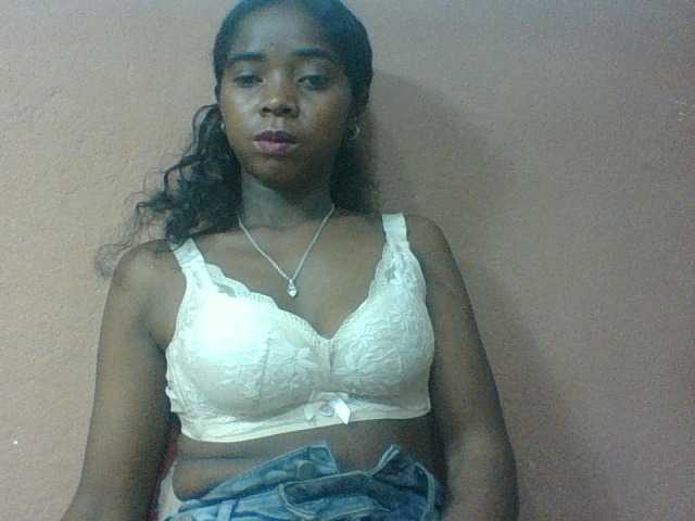 Luciah1 live cam on BongaCams