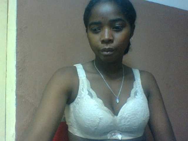 Luciah1 live cam on BongaCams