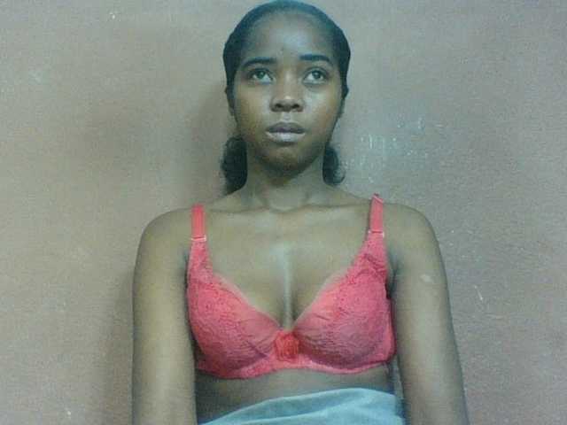 Luciah1 live cam on BongaCams