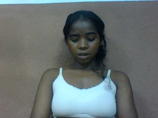 Luciah1 live cam on BongaCams