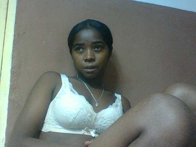 Luciah1 live cam on BongaCams