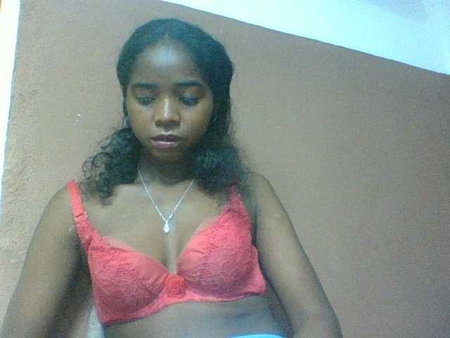 Luciah1 live webcam show