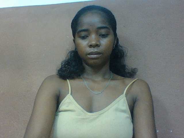 Luciah1 live cam on BongaCams