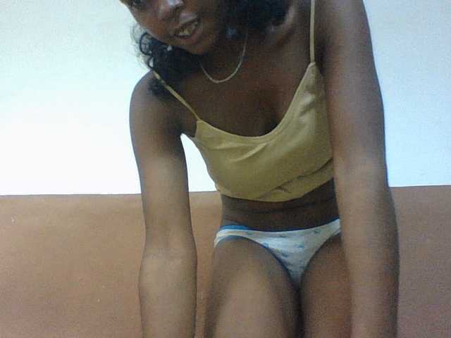 Luciah1 live cam on BongaCams