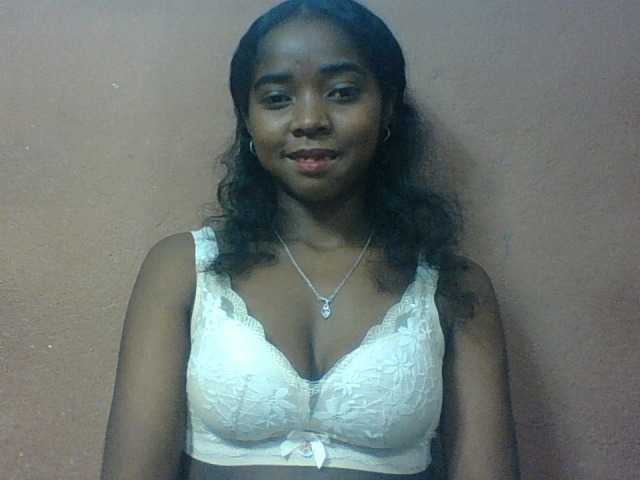 Luciah1 live cam on BongaCams