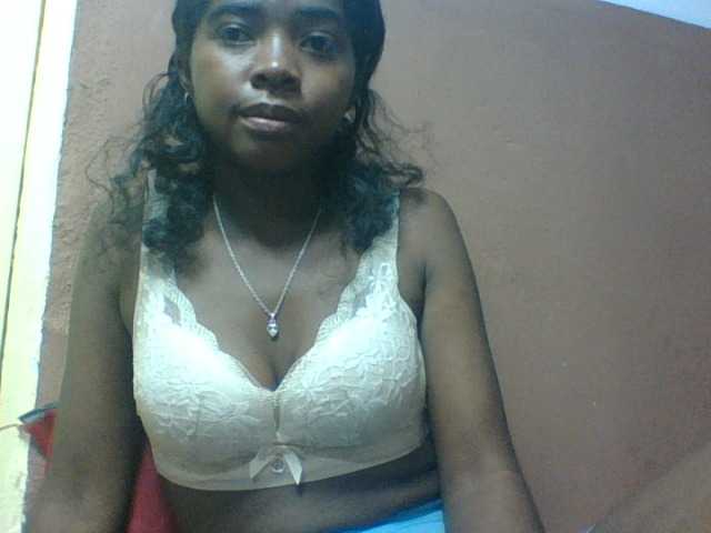 Luciah1 live webcam show