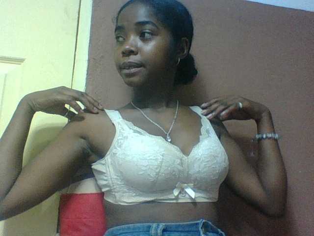 Luciah1 live webcam show