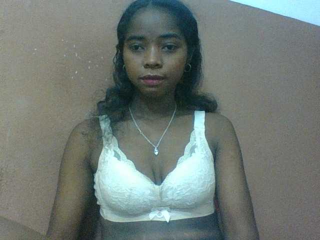 Luciah1 live webcam show