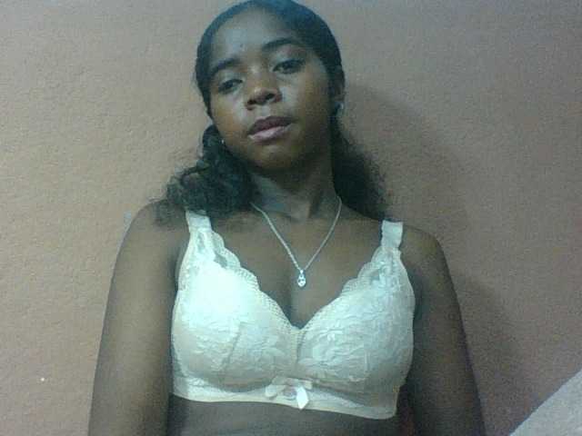 Luciah1 live cam on BongaCams