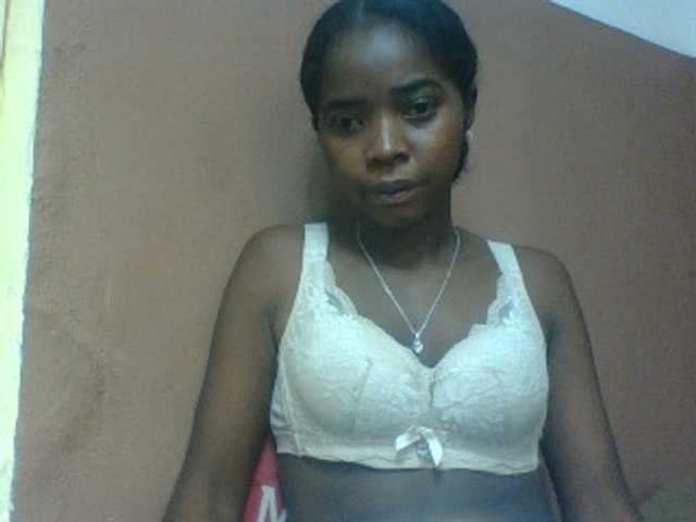 Luciah1 live webcam show