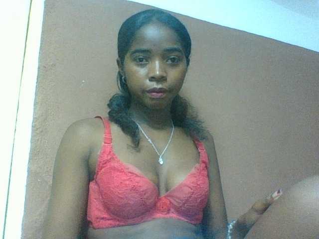 Luciah1 live cam on BongaCams