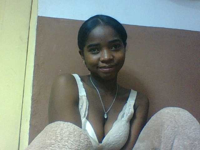 Luciah1 live cam on BongaCams
