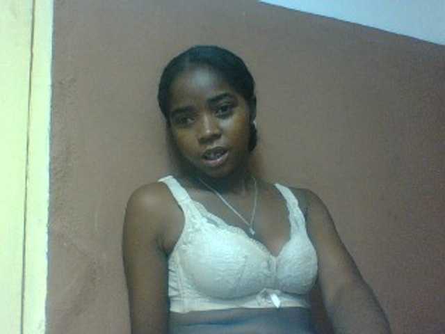 Luciah1 live webcam show