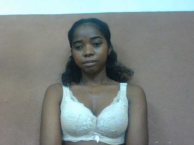 Luciah1 live cam on BongaCams