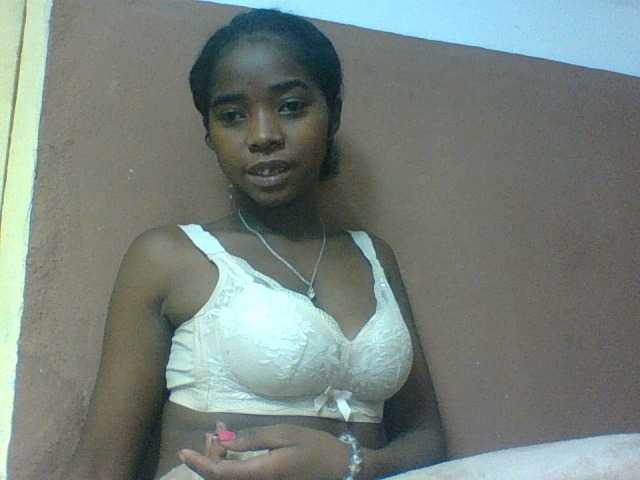 Luciah1 live cam on BongaCams