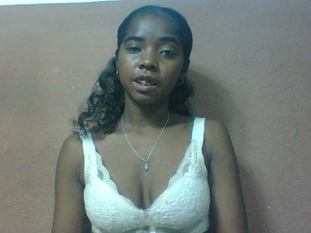 Luciah1 live cam on BongaCams