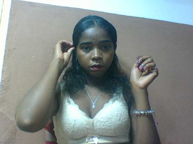 Luciah1 live cam on BongaCams